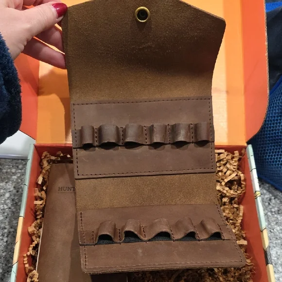 Elegant Brown Leather Hunting Log and Wallet Set - Picture 2 of 7